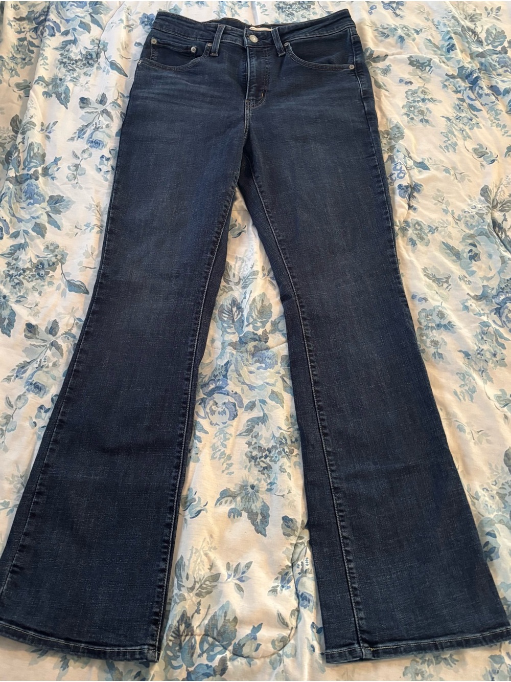 Levi's 725 High-Rise Women's Dark Indigo Bootcut Jeans